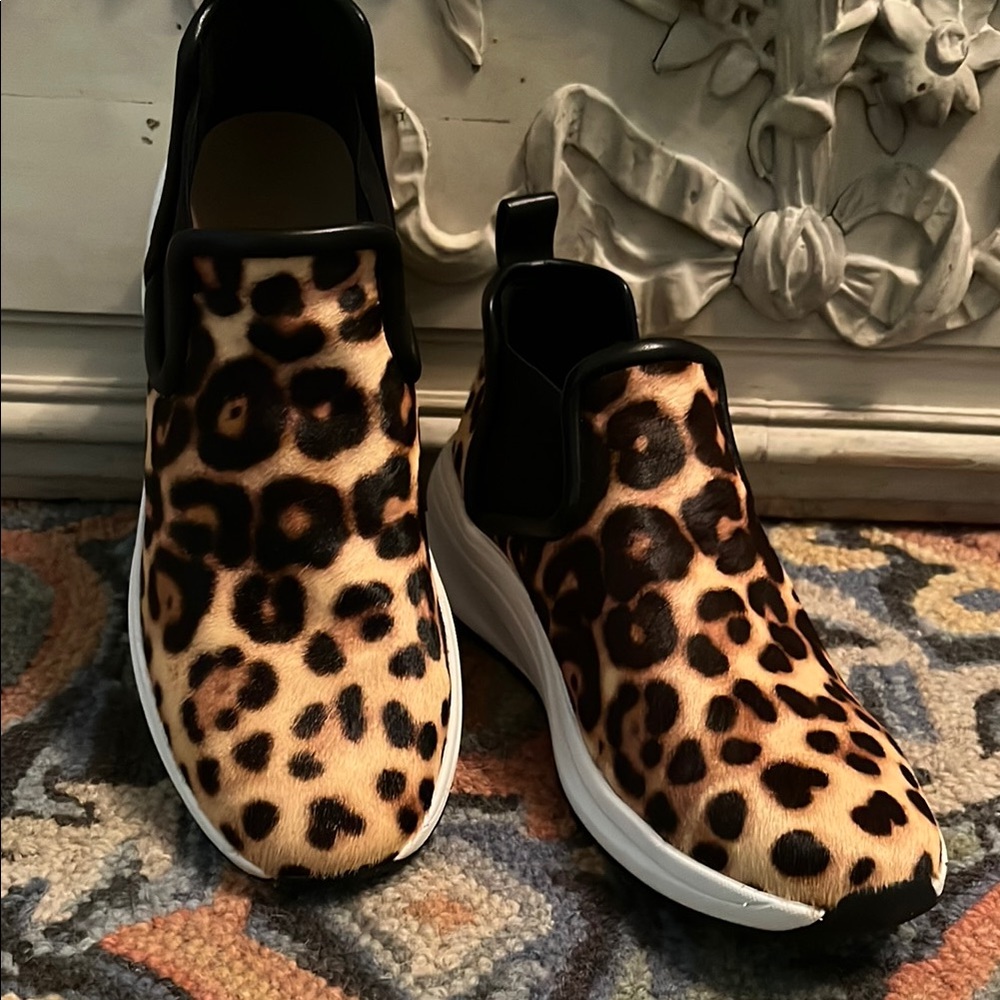 Taryn Rose NEW Animal Print Slip-On tennis shoes